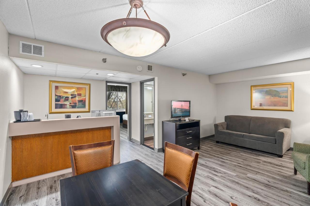 Quality Inn & Suites Mall Of America - Msp Airport Bloomington Dış mekan fotoğraf